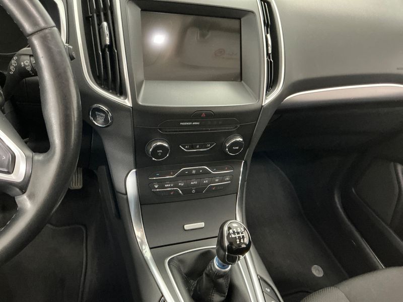Ford S-Max 2.0 TDCi Titanium 2017 – снимка 29