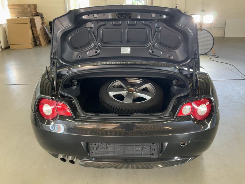 BMW Z4 2.2i 2004 – снимка 16