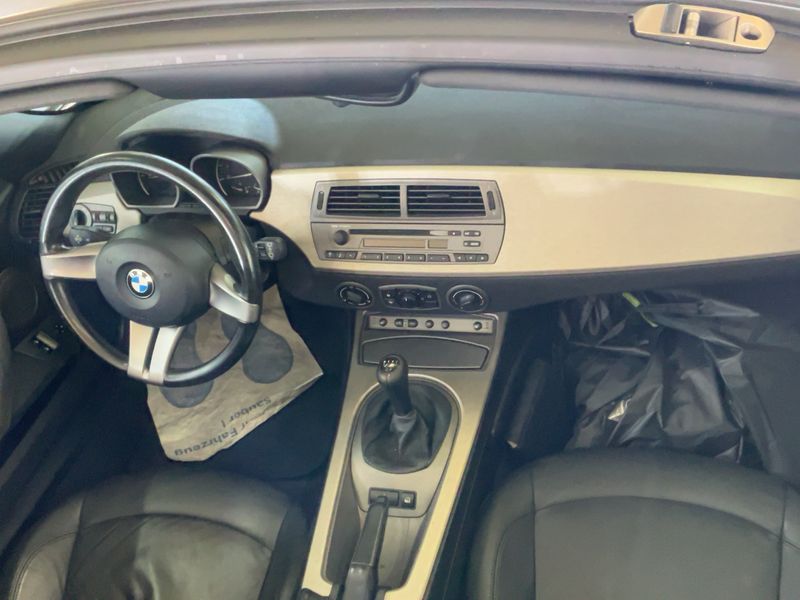 BMW Z4 2.2i 2004 – снимка 18