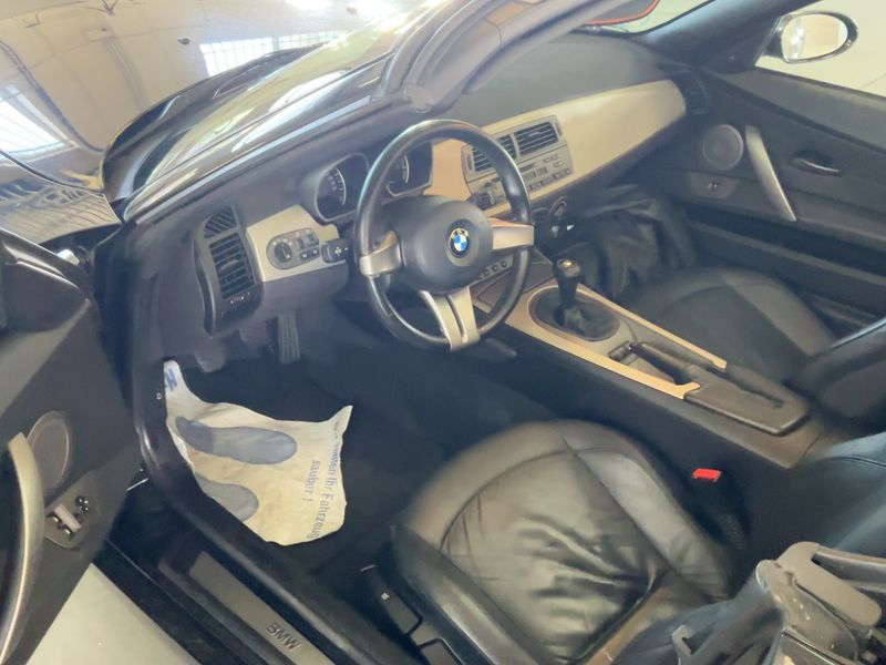 BMW Z4 2.2i 2004 – снимка 20