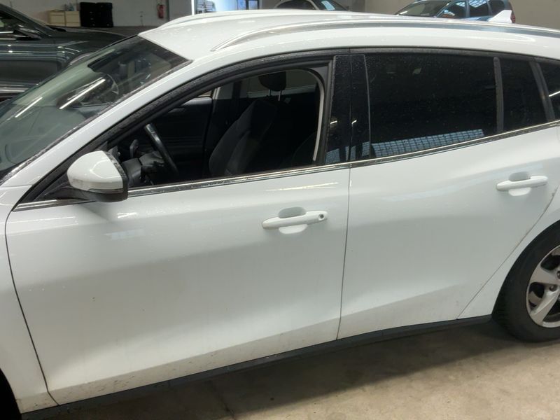 Ford Focus 2.0 TDCi EcoBlue Titanium 2019 – снимка 4