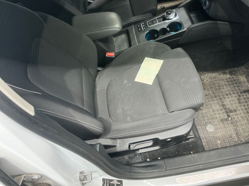 Ford Focus 2.0 TDCi EcoBlue Titanium 2019 – снимка 34