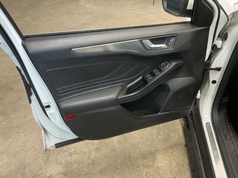 Ford Focus 2.0 TDCi EcoBlue Titanium 2019 – снимка 28