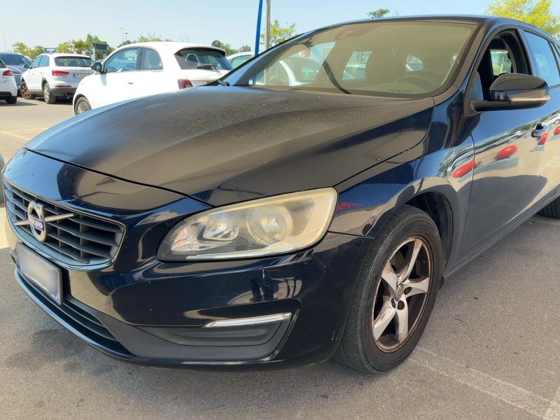 Volvo V60 2.0 D2 Kinetic 2015 – снимка 2