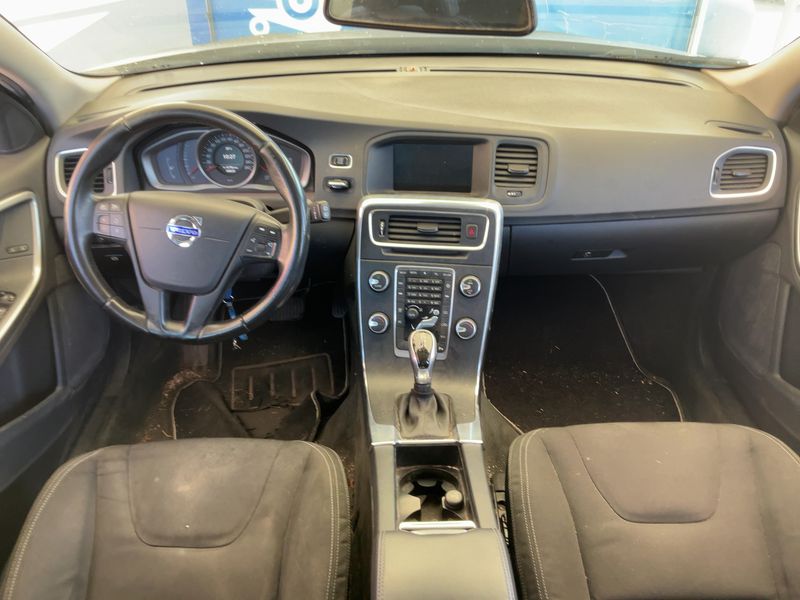 Volvo V60 2.0 D2 Kinetic 2015 – снимка 17
