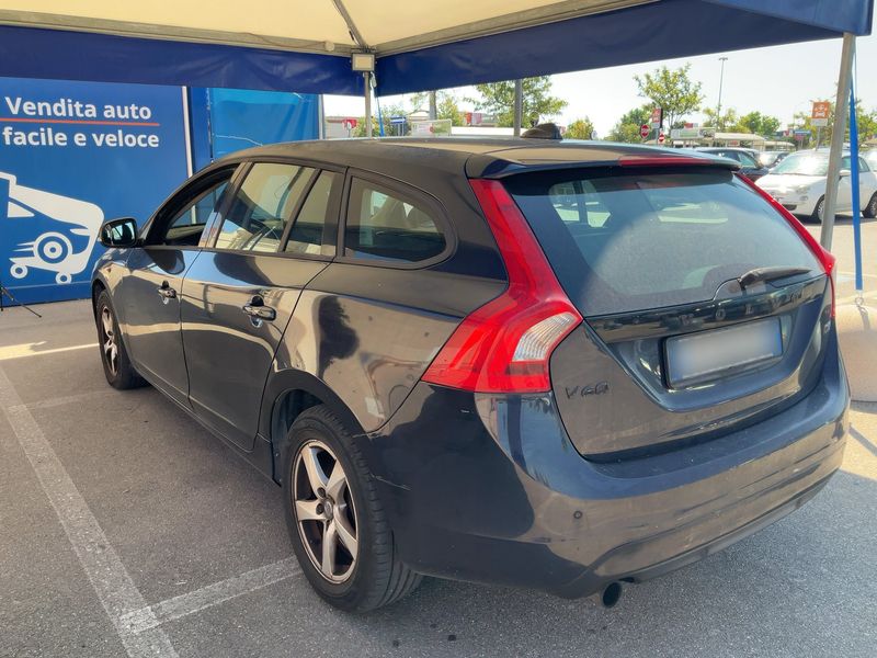 Volvo V60 2.0 D2 Kinetic 2015 – снимка 6