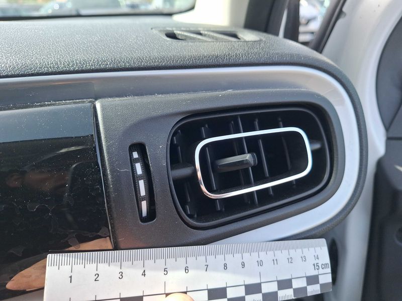 Citroen C3 1.2 PureTech Shine 2019 – снимка 45