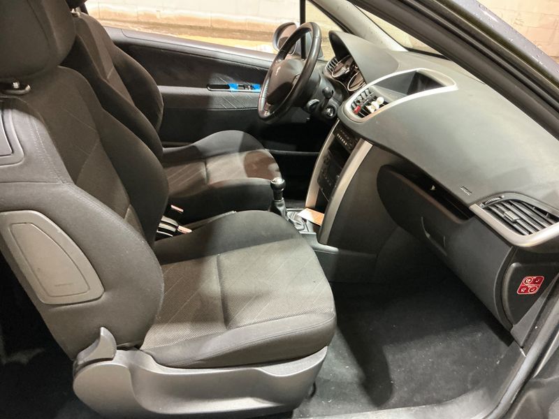 Peugeot 207 1.6 THP Premium Pack 2009 – снимка 3