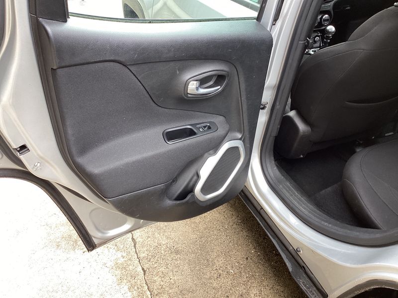 Jeep Renegade 1.6 M-Jet Longitude FWD 2015 – снимка 34
