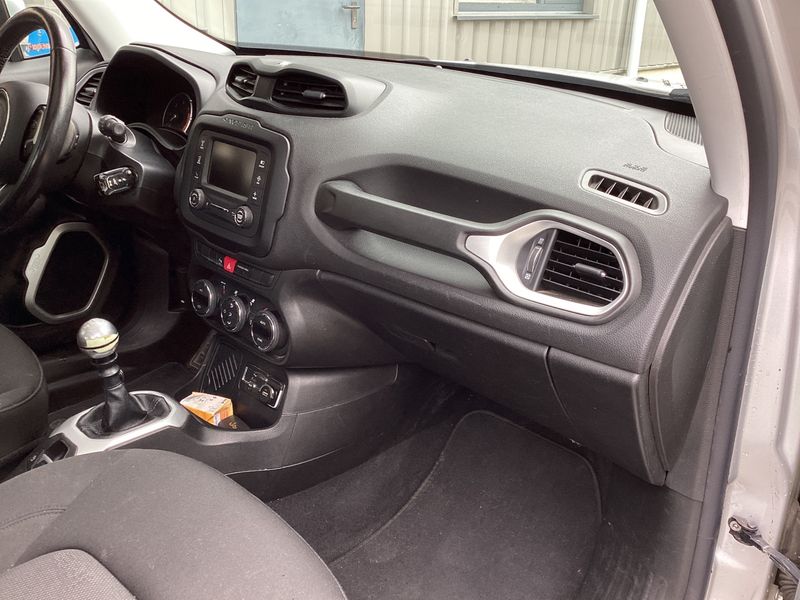 Jeep Renegade 1.6 M-Jet Longitude FWD 2015 – снимка 29