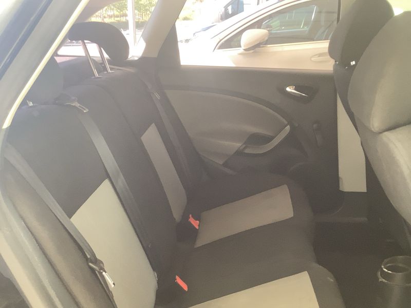 Seat Ibiza 1.6 TDI Style 2012 – снимка 19