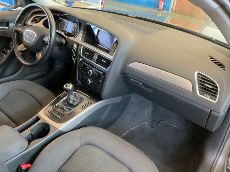 Audi A4 1.8 TFSI Attraction 2013 – снимка 18