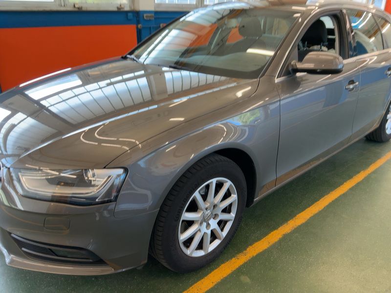 Audi A4 1.8 TFSI Attraction 2013 – снимка 2