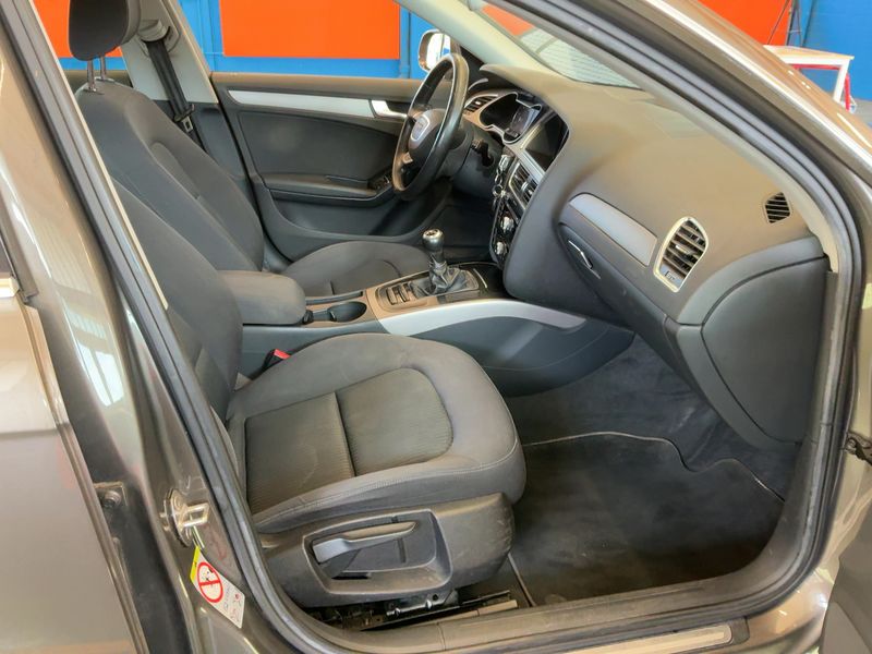 Audi A4 1.8 TFSI Attraction 2013 – снимка 17