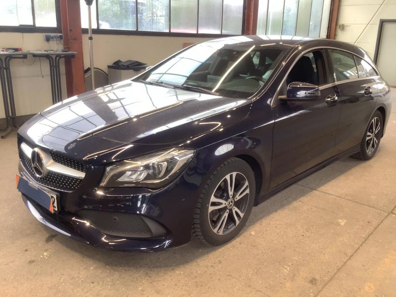 Mercedes-Benz CLA-Klasse CLA 180 d Shooting Brake AMG Line 2017 – снимка 1