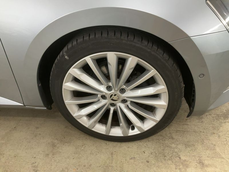 Skoda Superb 2.0 TDI Premium Edition 4x4 2019 – снимка 11