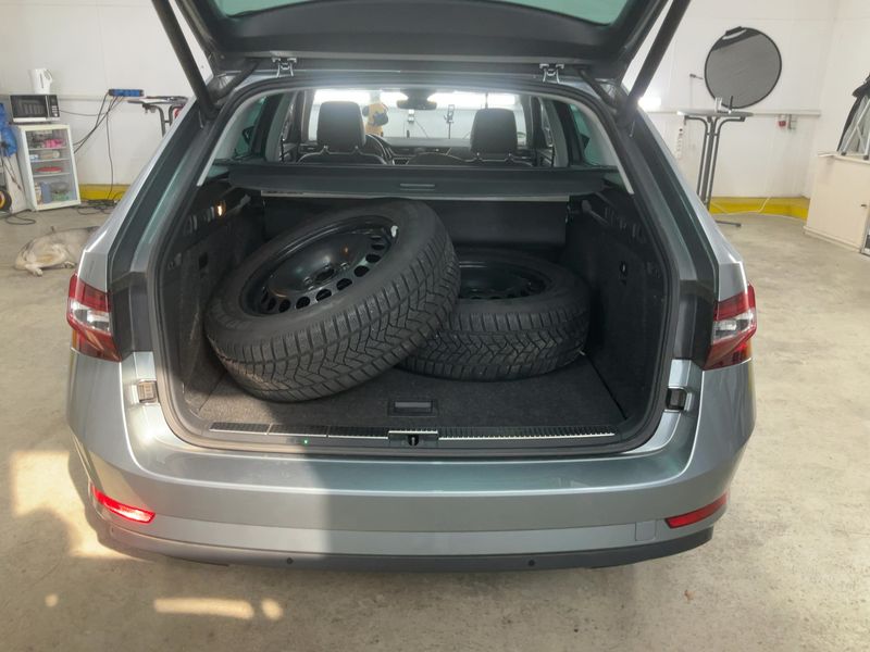 Skoda Superb 2.0 TDI Premium Edition 4x4 2019 – снимка 16