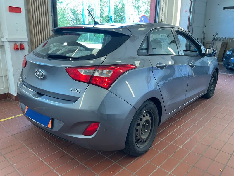 Hyundai i30 1.6 CRDi Trend 2013 – снимка 2