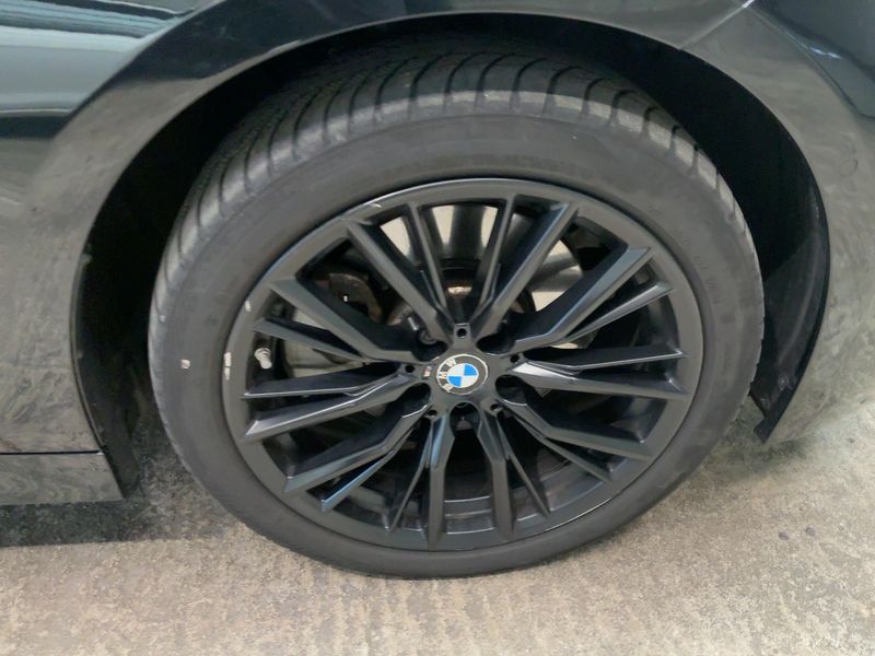 BMW 3er 330e xDrive M Sport 2022 – снимка 11