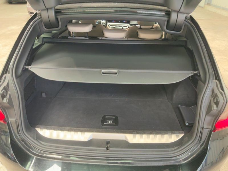 BMW 3er 330e xDrive M Sport 2022 – снимка 15