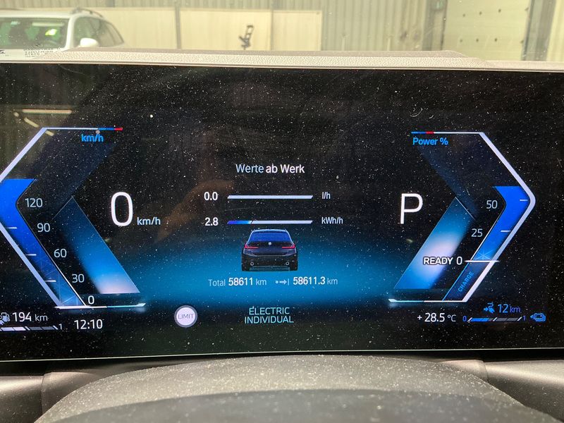 BMW 3er 330e xDrive M Sport 2022 – снимка 18