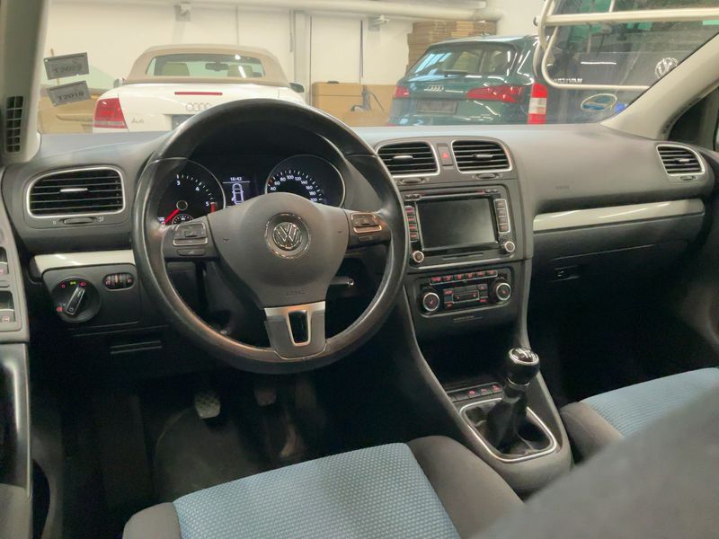 Volkswagen Golf VI 1.6 TDI Trendline BlueMotion Tech 2011 – снимка 12