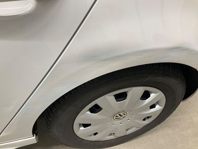 Volkswagen Golf VI 1.6 TDI Trendline BlueMotion Tech 2011 – снимка на щета 32