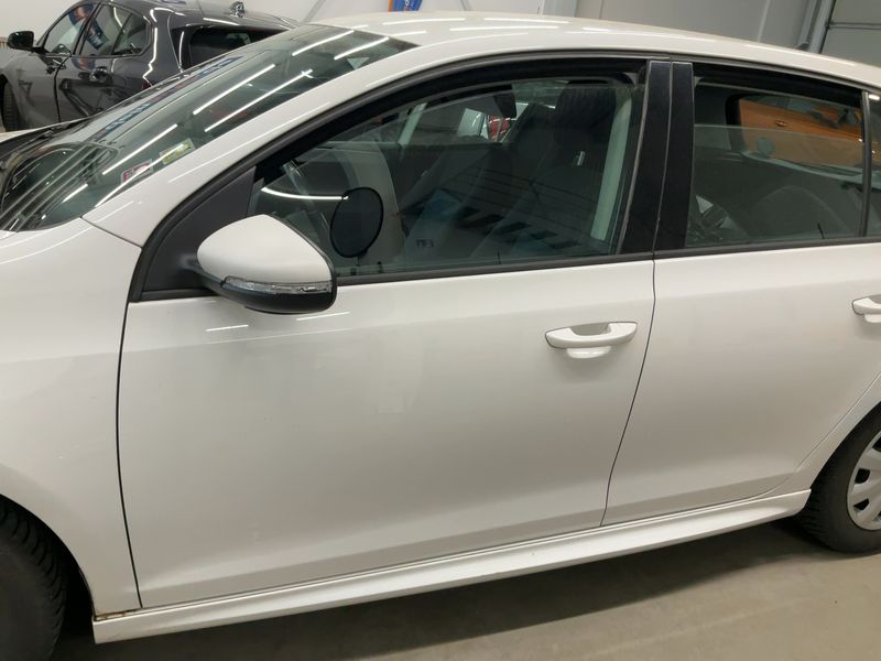 Volkswagen Golf VI 1.6 TDI Trendline BlueMotion Tech 2011 – снимка 4