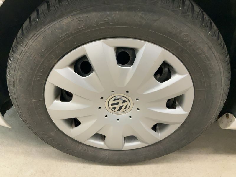 Volkswagen Golf VI 1.6 TDI Trendline BlueMotion Tech 2011 – снимка 17