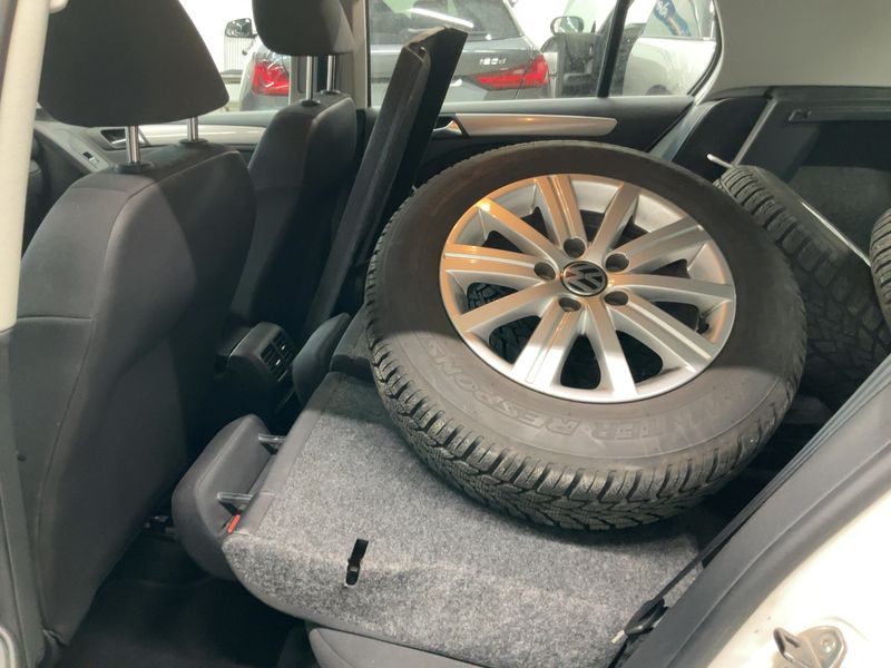 Volkswagen Golf VI 1.6 TDI Trendline BlueMotion Tech 2011 – снимка 14
