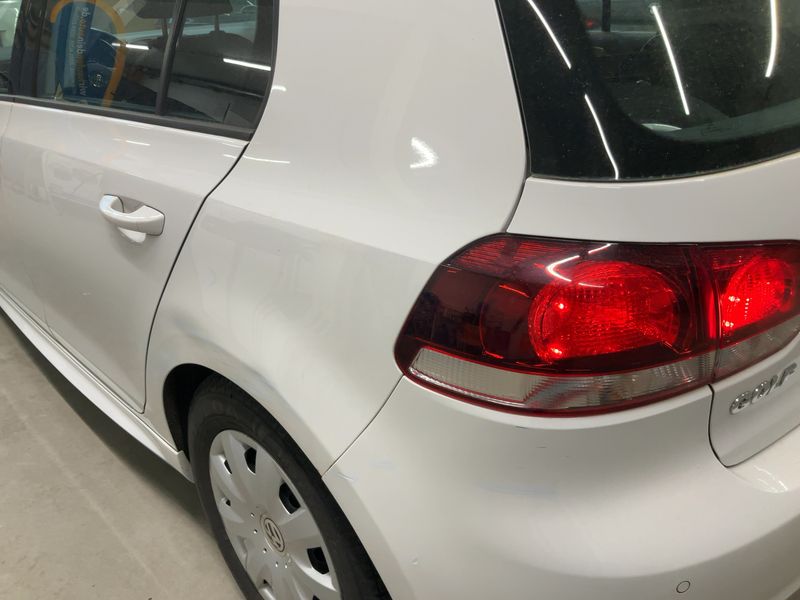 Volkswagen Golf VI 1.6 TDI Trendline BlueMotion Tech 2011 – снимка 3