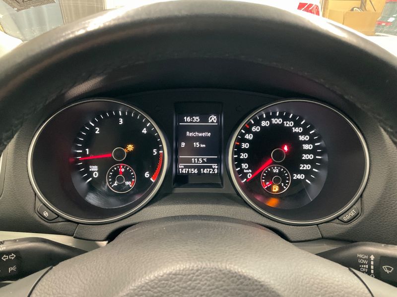 Volkswagen Golf VI 1.6 TDI Trendline BlueMotion Tech 2011 – снимка 13