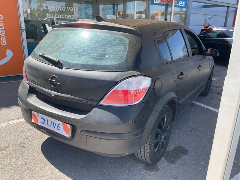 Opel Astra 1.6 Enjoy 2006 – снимка 2