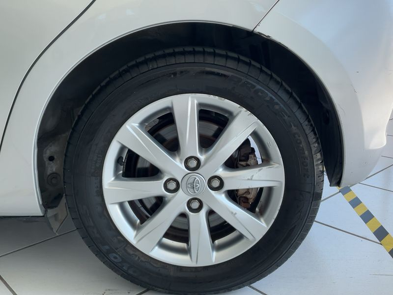 Toyota Yaris 1.5 Hybrid Lounge 2012 – снимка 5