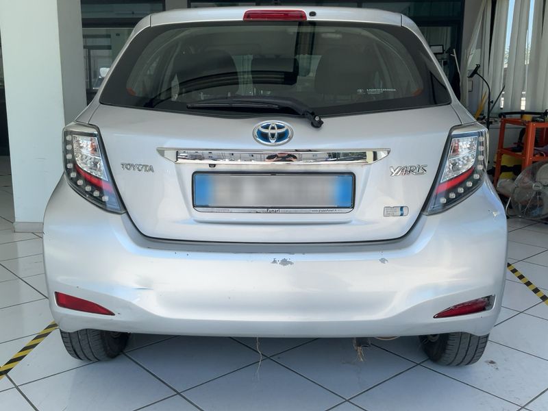 Toyota Yaris 1.5 Hybrid Lounge 2012 – снимка 7