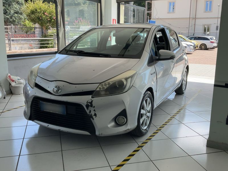 Toyota Yaris 1.5 Hybrid Lounge 2012 – снимка 1