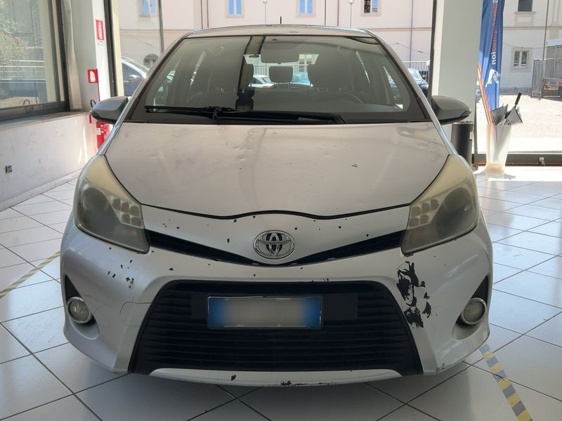 Toyota Yaris 1.5 Hybrid Lounge 2012 – снимка 14