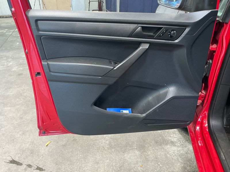 Volkswagen Caddy 2.0 TDI Kombi BlueMotion Tech 2015 – снимка 34