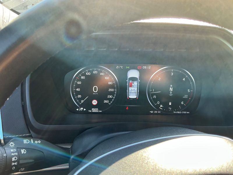 Volvo XC90 2.0 B5 Diesel Mild-Hybrid R-Design AWD 2021 – снимка 18