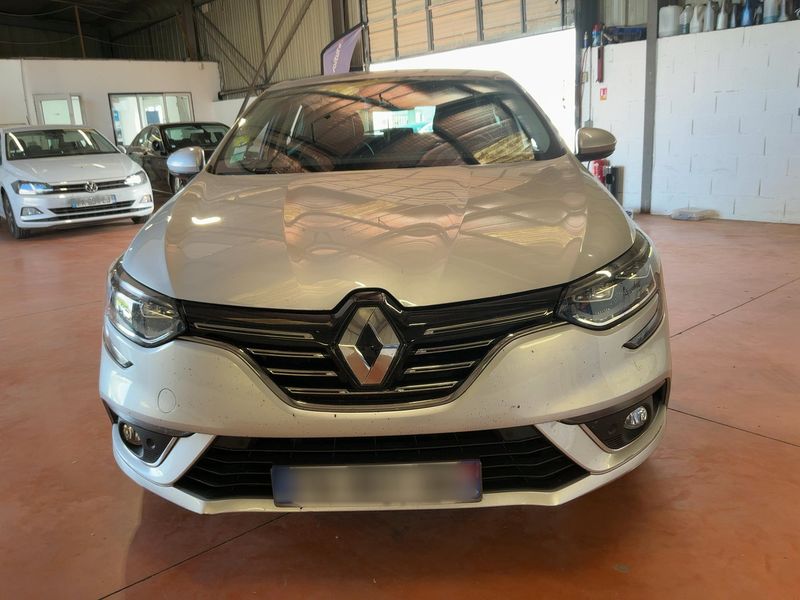 Renault Megane 1.5 dCi Energy BOSE-Edition 2017 – снимка 14