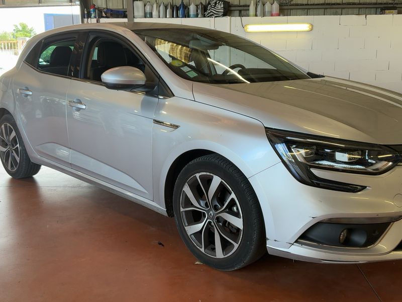 Renault Megane 1.5 dCi Energy BOSE-Edition 2017 – снимка 12