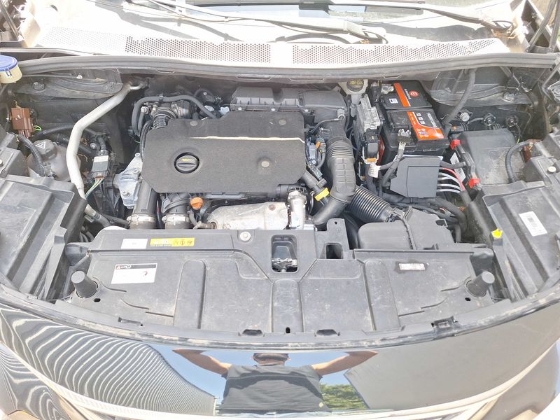 Peugeot 3008 1.5 Blue-HDi Allure Business 2018 – снимка 8