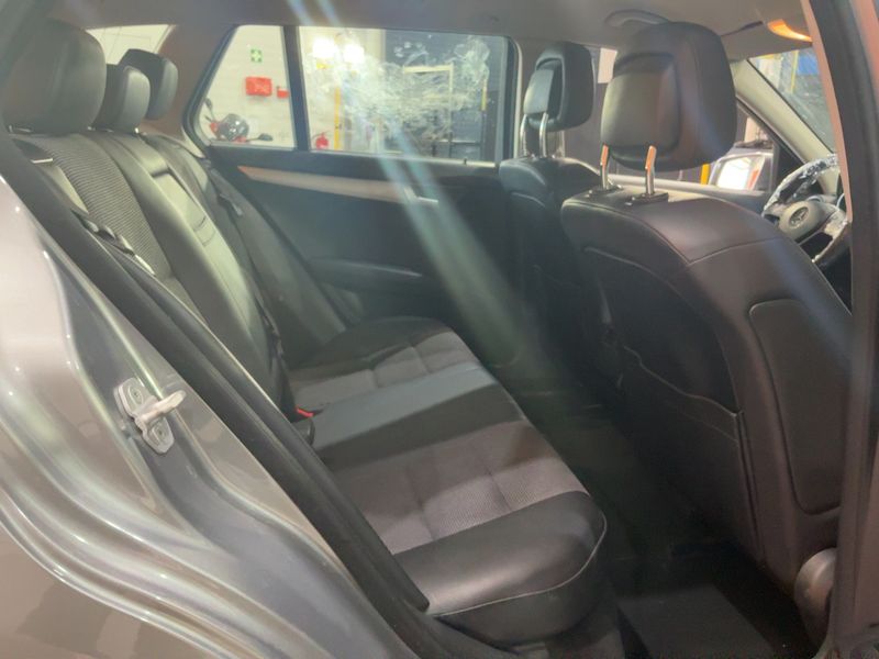 Mercedes-Benz C-Klasse C 180 CGI T BlueEfficiency Avantgarde 2013 – снимка 20