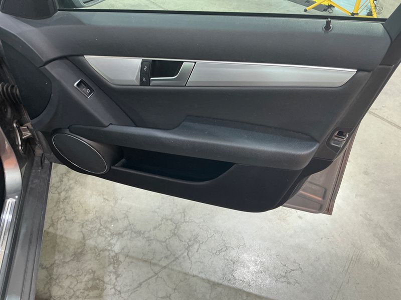 Mercedes-Benz C-Klasse C 180 CGI T BlueEfficiency Avantgarde 2013 – снимка 24