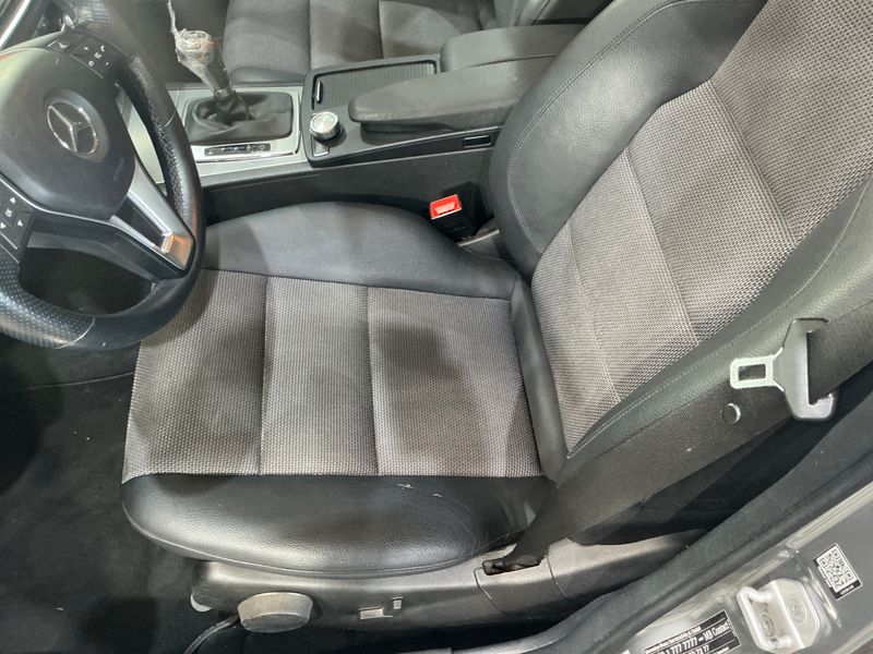 Mercedes-Benz C-Klasse C 180 CGI T BlueEfficiency Avantgarde 2013 – снимка 27