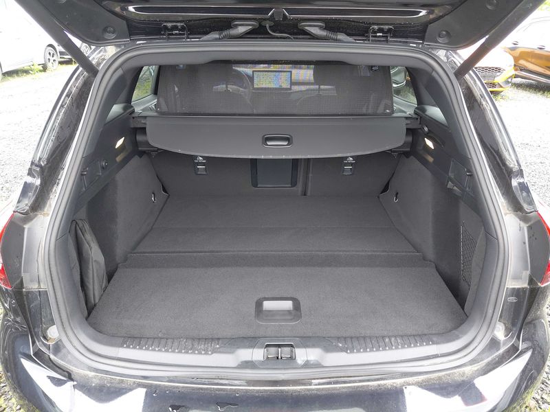 Ford Focus 1.0 EcoBoost Mild-Hybrid ST-Line X 2024 – снимка 9
