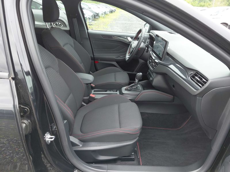 Ford Focus 1.0 EcoBoost Mild-Hybrid ST-Line X 2024 – снимка 10