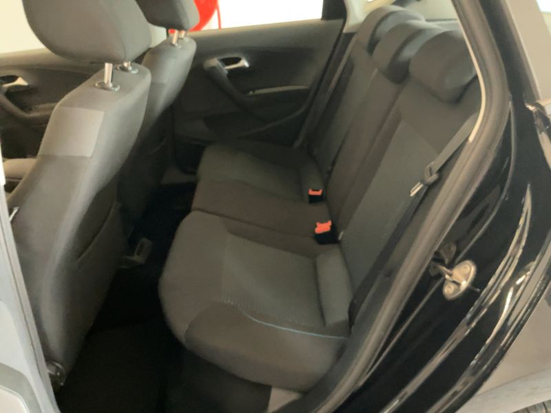Volkswagen Polo 1.4 TDI Trendline BlueMotion Tech 2015 – снимка 20