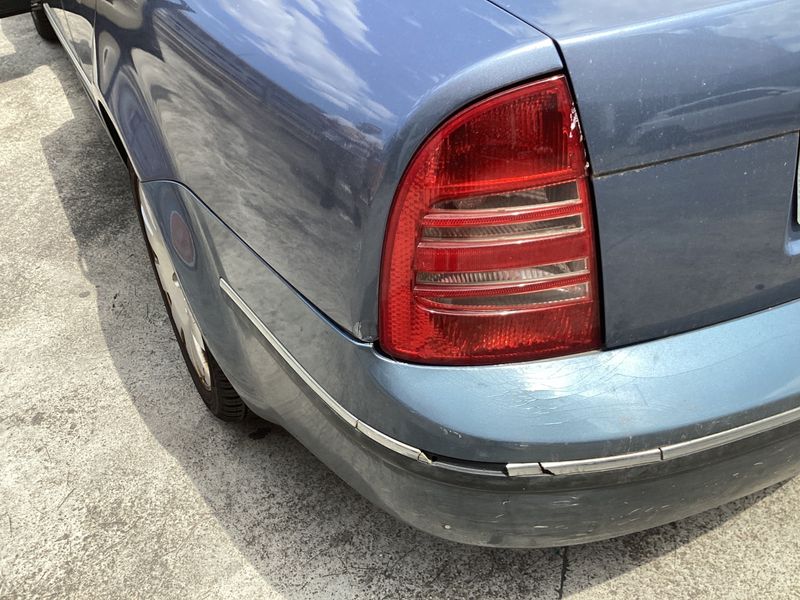 Skoda Superb 1.9 TDI Elegance 2005 – снимка на щета