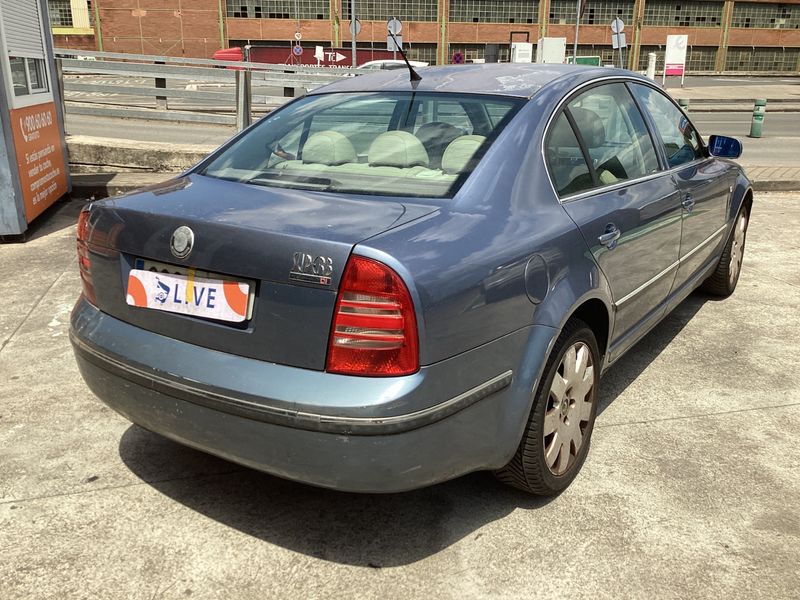 Skoda Superb 1.9 TDI Elegance 2005 – снимка 2